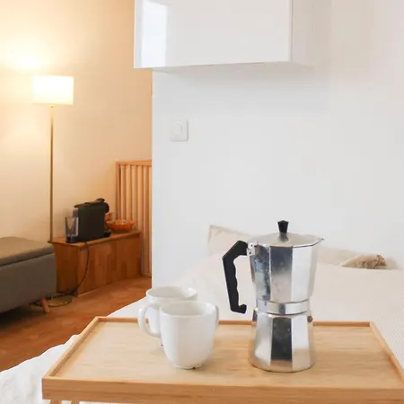 Bright Near Theaters And The Marais * Paryż