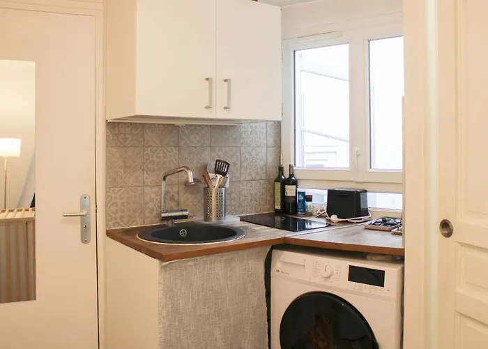 Апартаменты Bright Near Theaters And The Marais