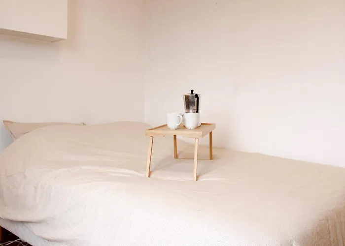 Апартаменты Bright Near Theaters And The Marais *