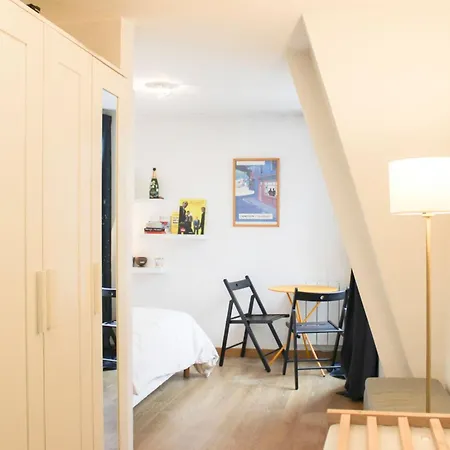 Bright Near Theaters And The Marais Apartment *